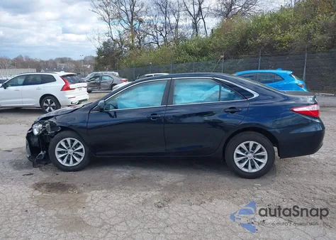 2016 Toyota Camry Le z USA, uszkodzony, nr VIN 4T4BF1FK7GR566862